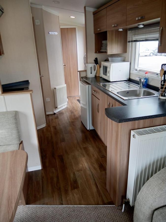 Swift Loire Hotell Jaywick Sands Exteriör bild