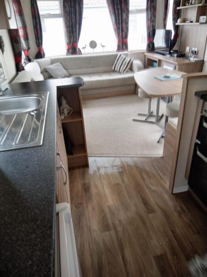 Swift Loire Hotell Jaywick Sands Exteriör bild